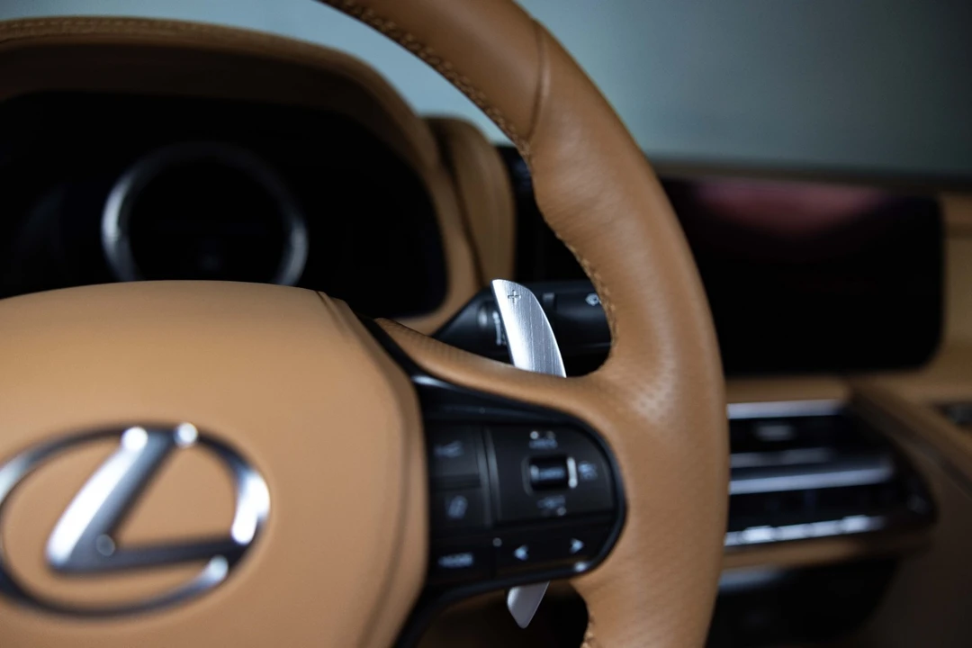 2025 Lexus LC - Image 13 of 31