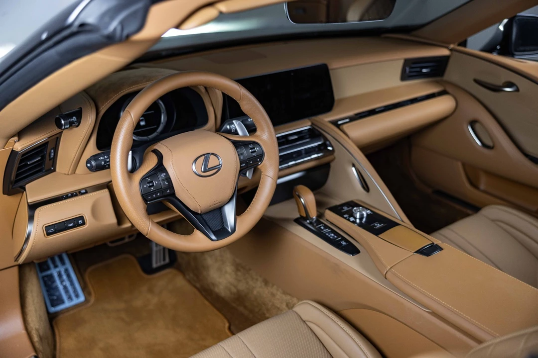 2025 Lexus LC - Image 11 of 31