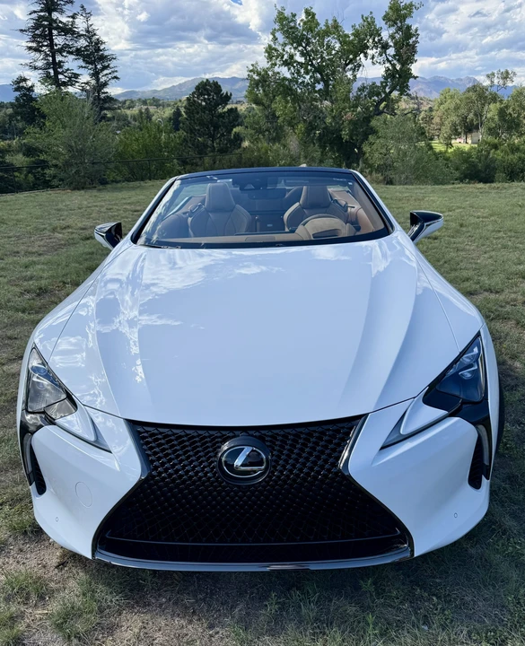 2025 Lexus LC - Image 16 of 31