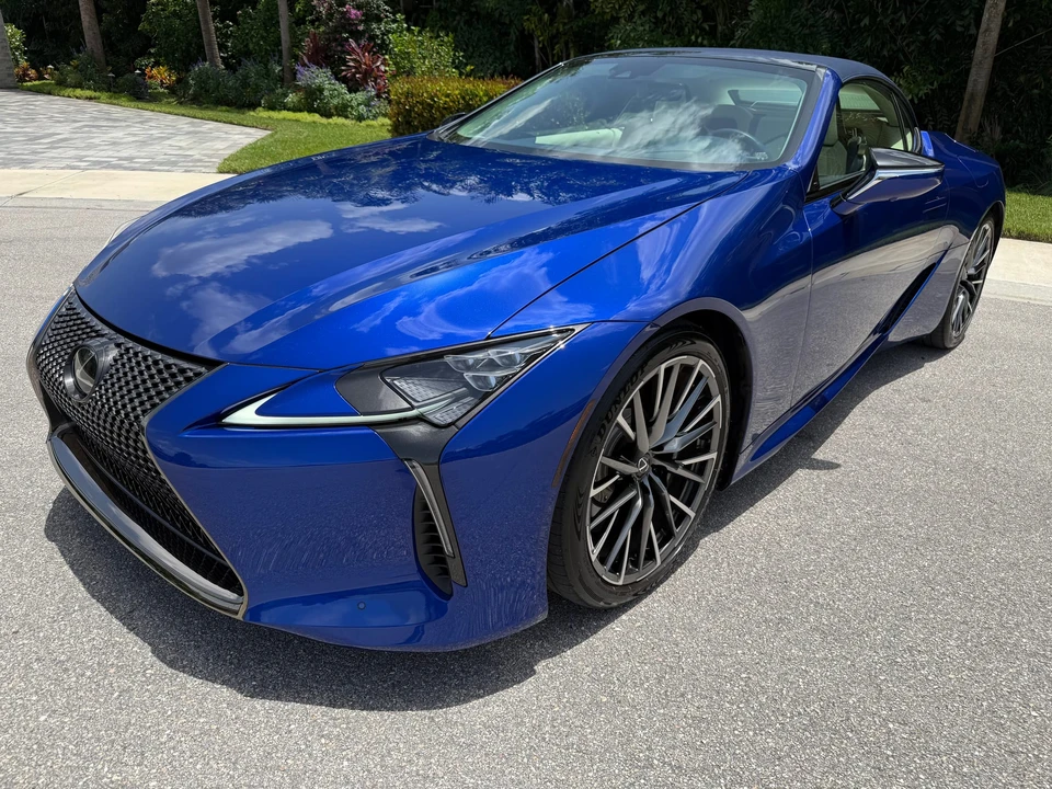2025 Lexus LC - Image 6 of 31