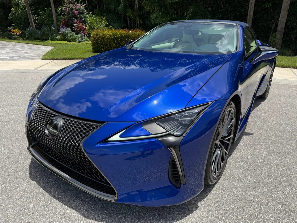 2025 Lexus LC - Image 5 of 31