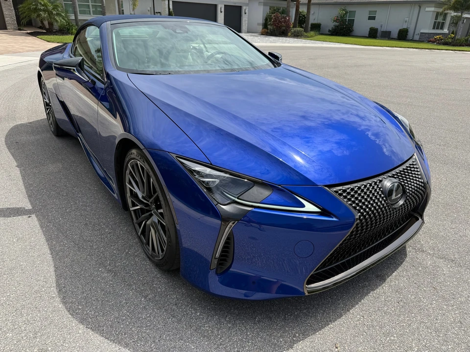 2025 Lexus LC - Image 20 of 31