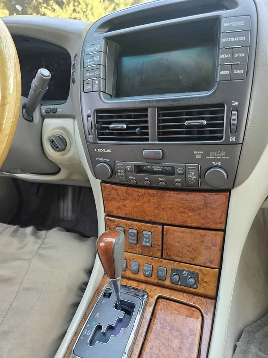 2025 Lexus LS 5th Gen - Image 3 of 7