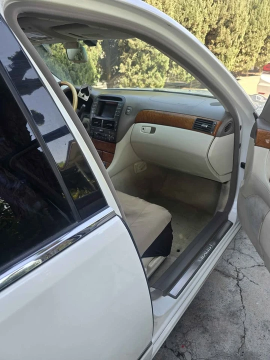 2025 Lexus LS 5th Gen - Image 4 of 7
