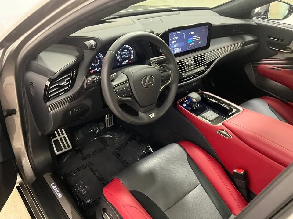 2025 Lexus LS 5th Gen - Image 13 of 19