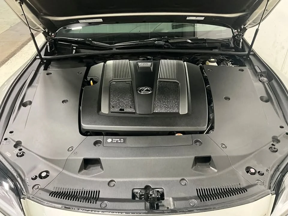 2025 Lexus LS 5th Gen - Image 11 of 19