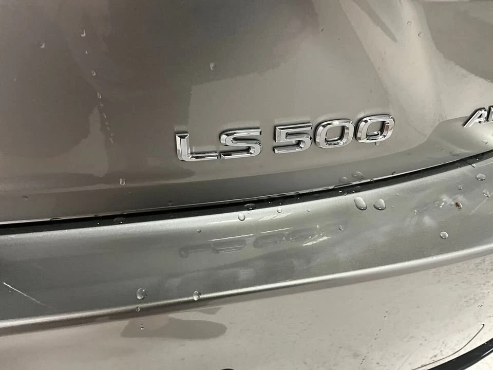 2025 Lexus LS 5th Gen - Image 9 of 19