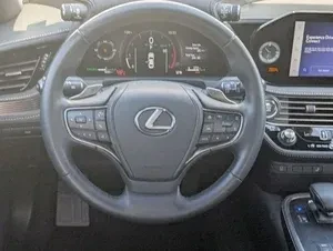 2025 Lexus LS 5th Gen - Image 8 of 12