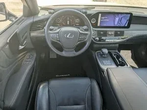 2025 Lexus LS 5th Gen - Image 7 of 12