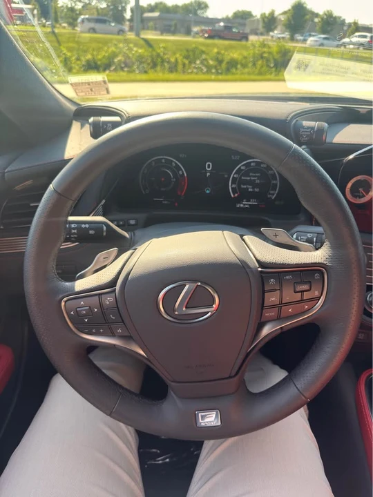 2025 Lexus LS 5th Gen - Image 13 of 20