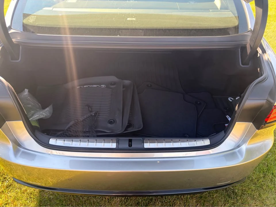 2025 Lexus LS 5th Gen - Image 20 of 20