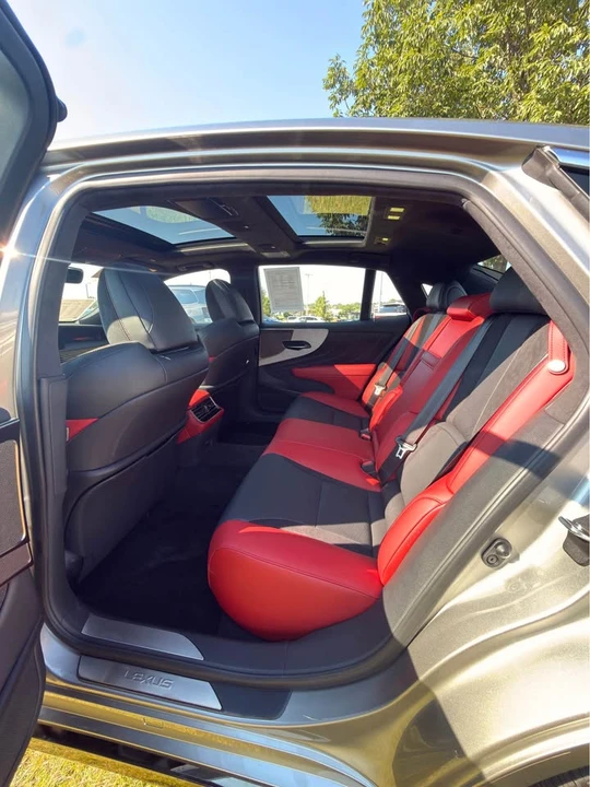 2025 Lexus LS 5th Gen - Image 18 of 20