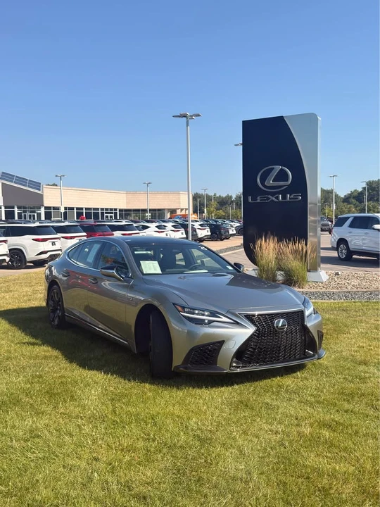 2025 Lexus LS 5th Gen - Image 3 of 20
