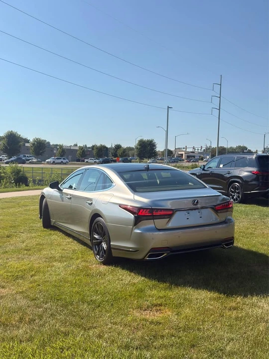 2025 Lexus LS 5th Gen - Image 7 of 20
