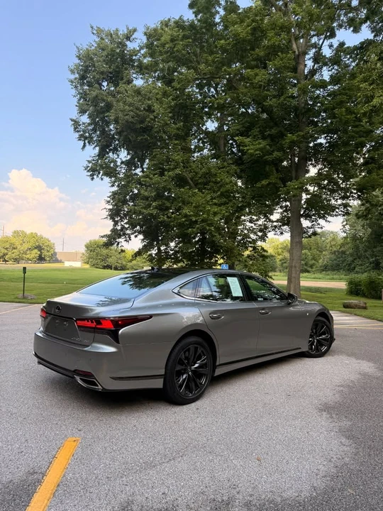 2025 Lexus LS 5th Gen - Image 7 of 10
