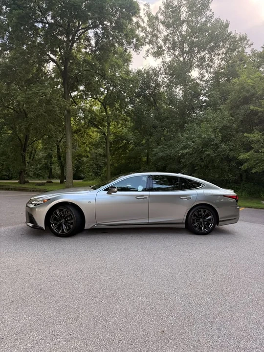 2025 Lexus LS 5th Gen - Image 4 of 10
