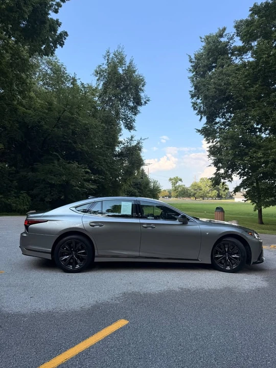2025 Lexus LS 5th Gen - Image 6 of 10