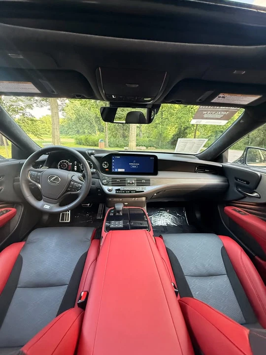 2025 Lexus LS 5th Gen - Image 10 of 10