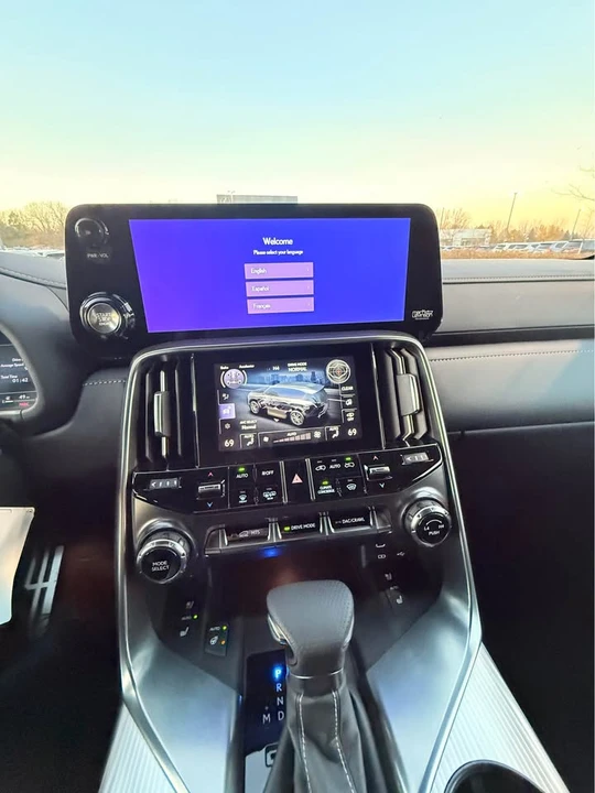 2025 Lexus LX 4th Gen - Image 11 of 13