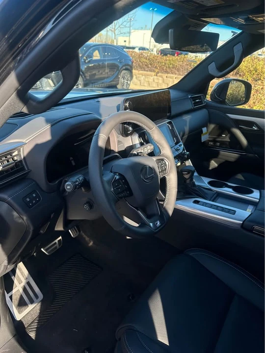 2025 Lexus LX 4th Gen - Image 4 of 9