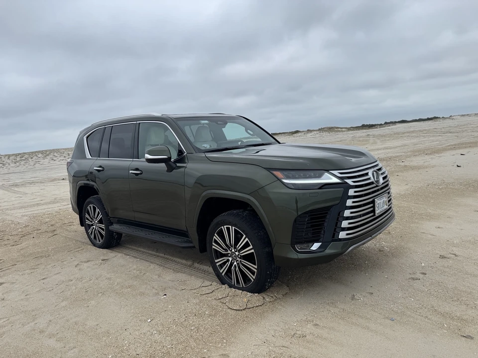 2025 Lexus LX 3rd Gen - Image 5 of 8