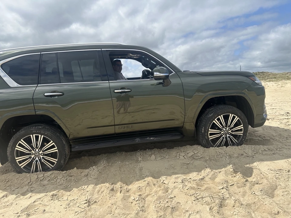 2025 Lexus LX 3rd Gen - Image 7 of 8