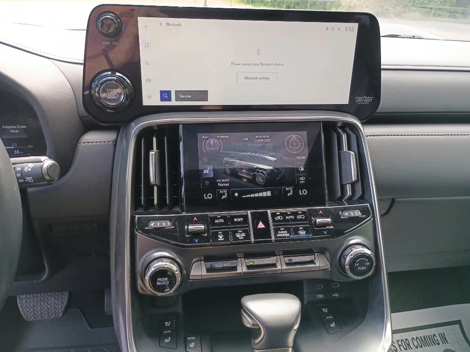 2025 Lexus LX 4th Gen - Image 11 of 20