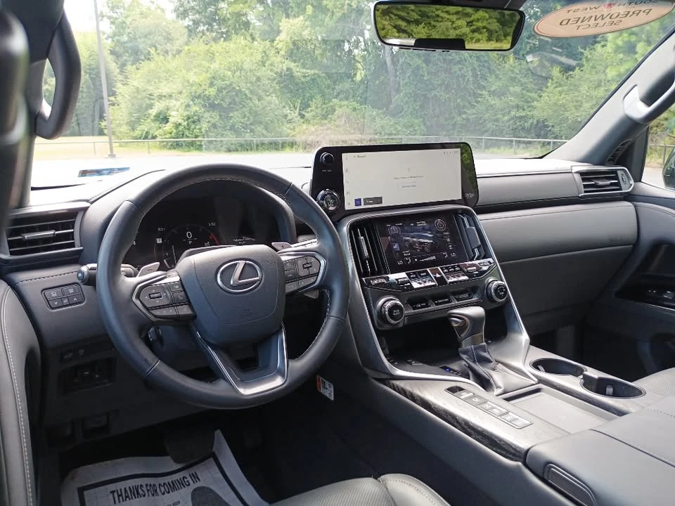 2025 Lexus LX 4th Gen - Image 8 of 20