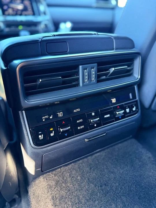 2025 Lexus LX 4th Gen - Image 18 of 19