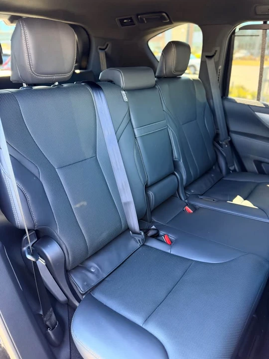 2025 Lexus LX 4th Gen - Image 16 of 19