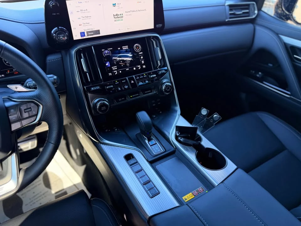 2025 Lexus LX 4th Gen - Image 10 of 19
