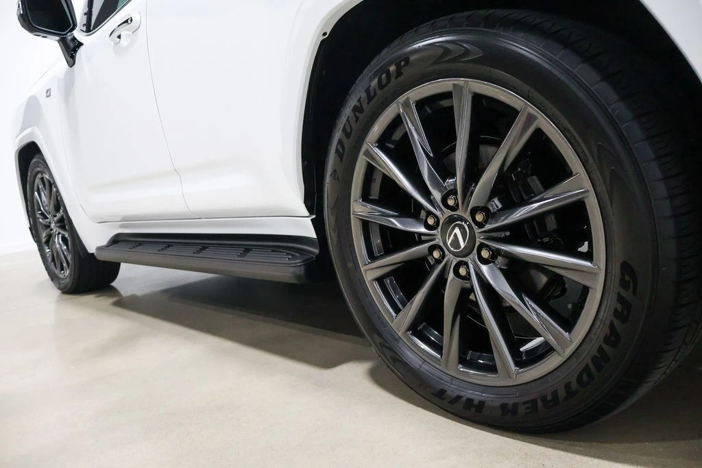 2025 Lexus LX 4th Gen - Image 19 of 21