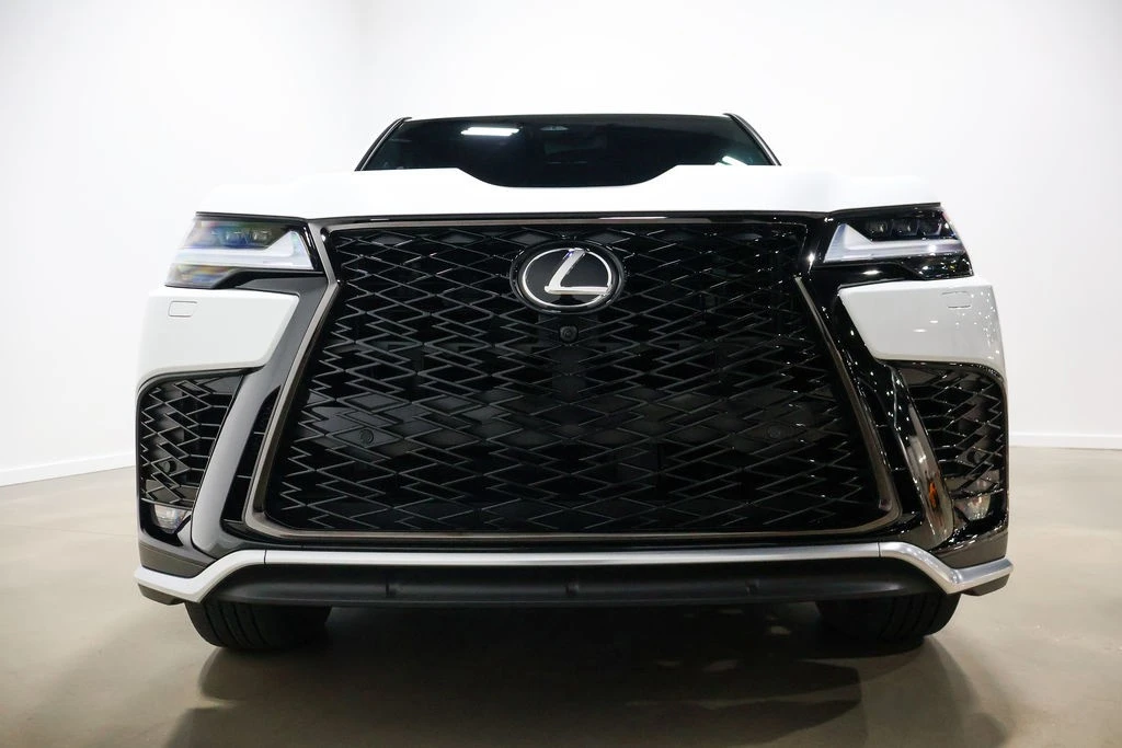 2025 Lexus LX 4th Gen - Image 17 of 21