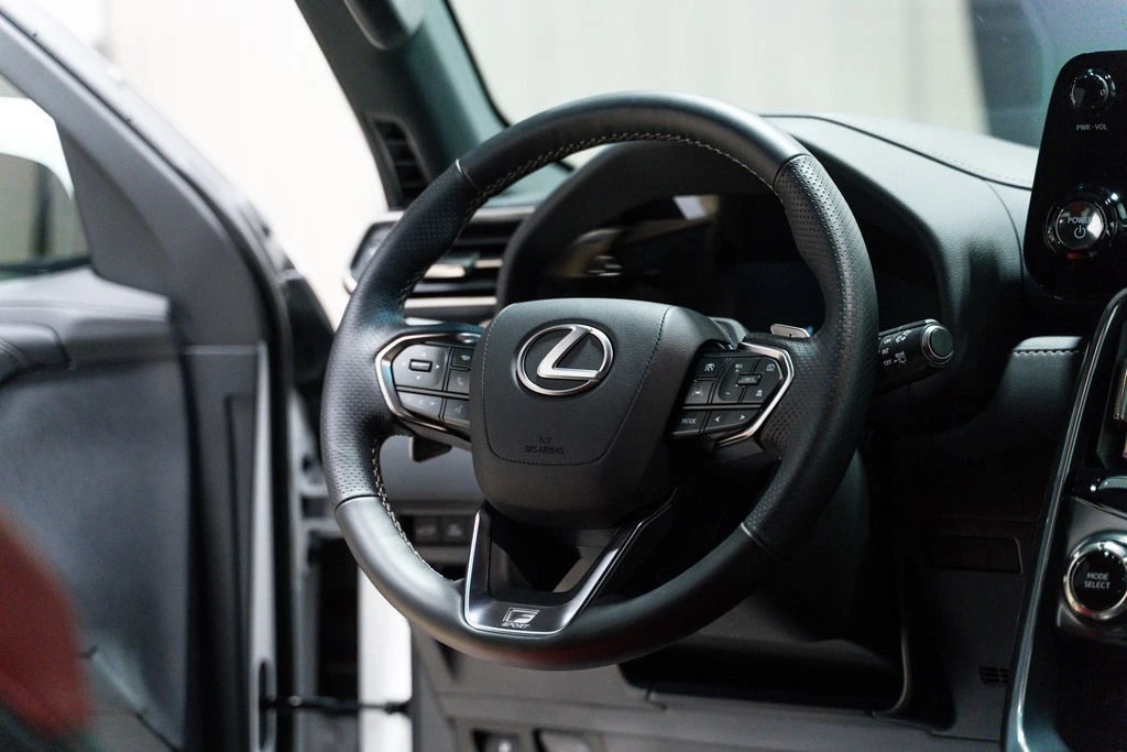 2025 Lexus LX 4th Gen - Image 7 of 21