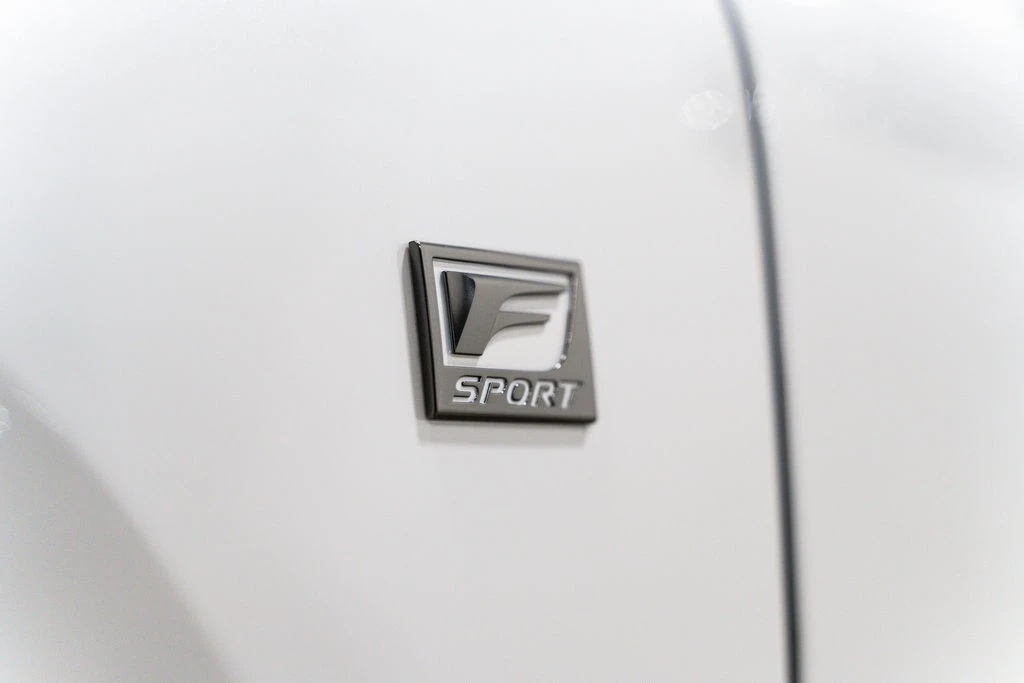 2025 Lexus LX 4th Gen - Image 9 of 21