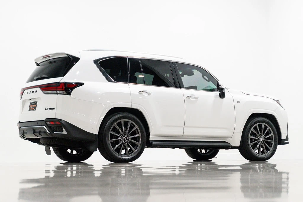 2025 Lexus LX 4th Gen - Image 5 of 21