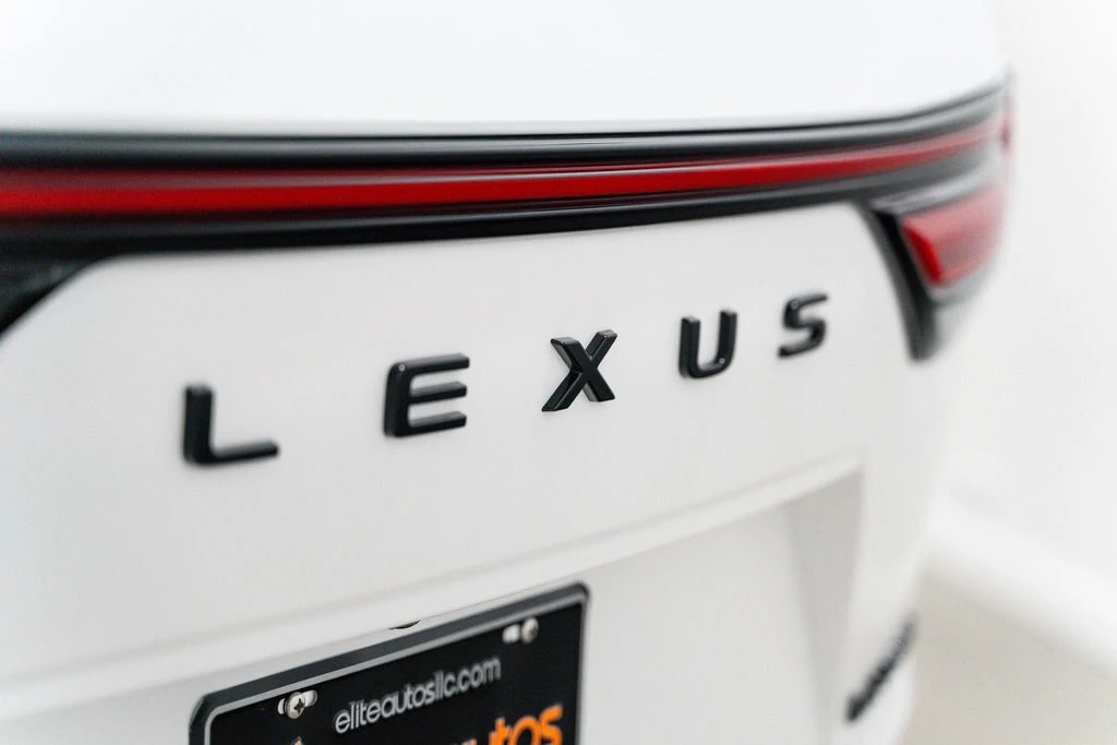 2025 Lexus LX 4th Gen - Image 10 of 21