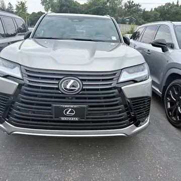 2025 Lexus LX 700h Luxury