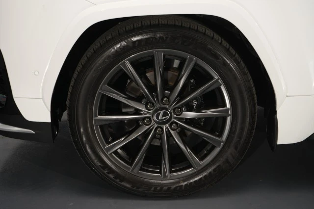 2025 Lexus LX 4th Gen - Image 20 of 31