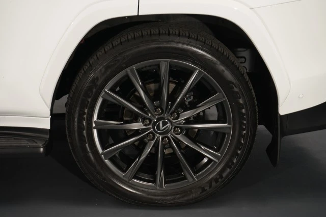 2025 Lexus LX 4th Gen - Image 21 of 31