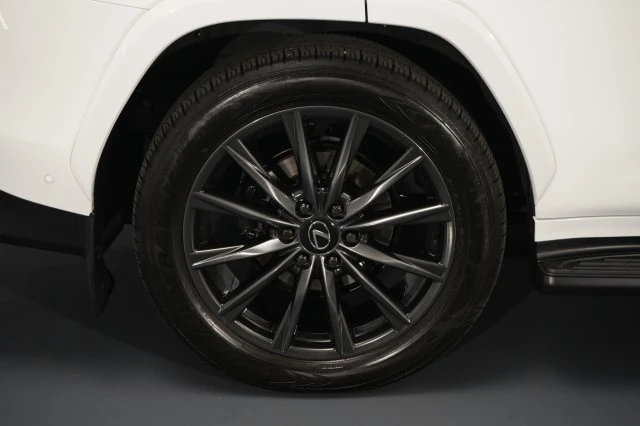 2025 Lexus LX 4th Gen - Image 23 of 31
