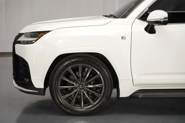 2025 Lexus LX 4th Gen - Image 3 of 31