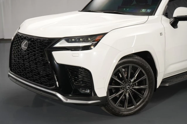 2025 Lexus LX 4th Gen - Image 4 of 31