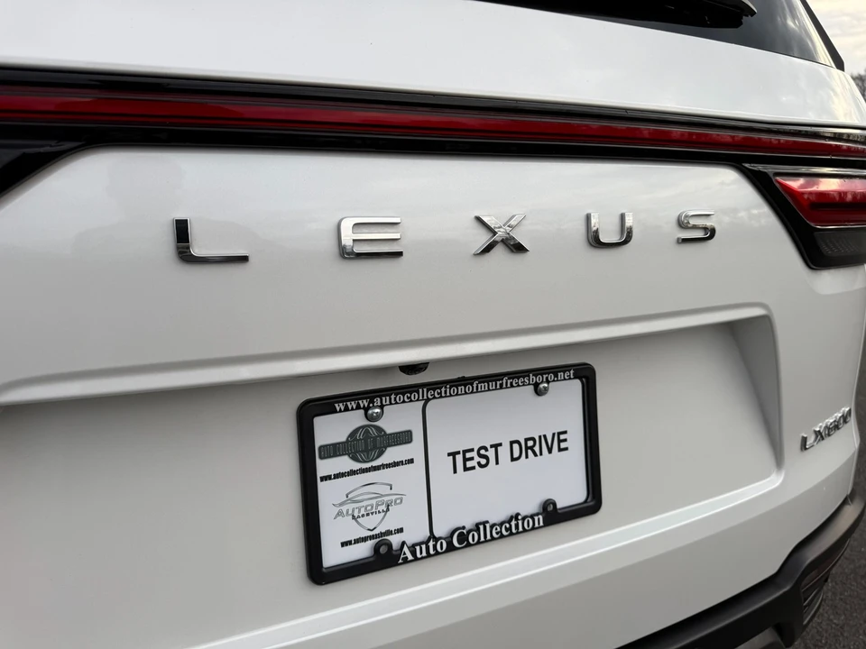 2025 Lexus LX 4th Gen - Image 14 of 21