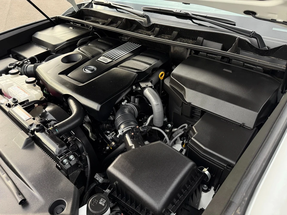 2025 Lexus LX 4th Gen - Image 20 of 21