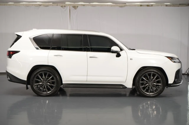 2025 Lexus LX 4th Gen - Image 10 of 21