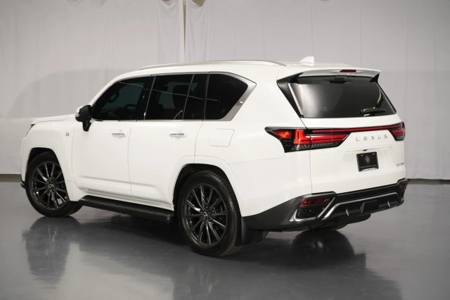 2025 Lexus LX 4th Gen - Image 17 of 21