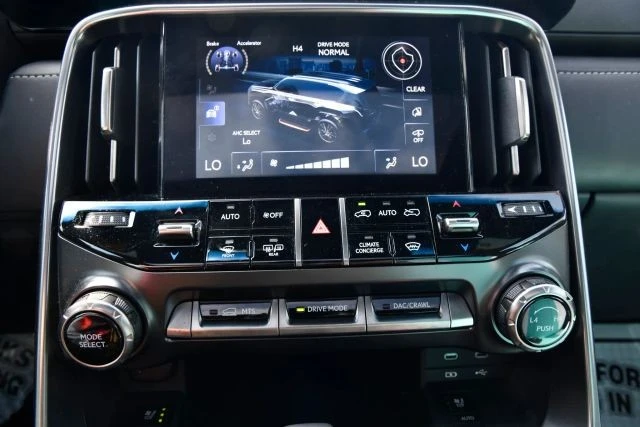 2025 Lexus LX 4th Gen - Image 18 of 21