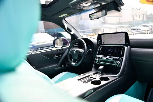 2025 Lexus LX 4th Gen - Image 19 of 21