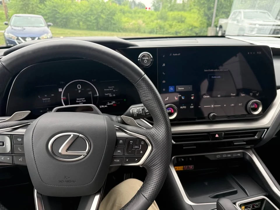 2025 Lexus - Image 7 of 8